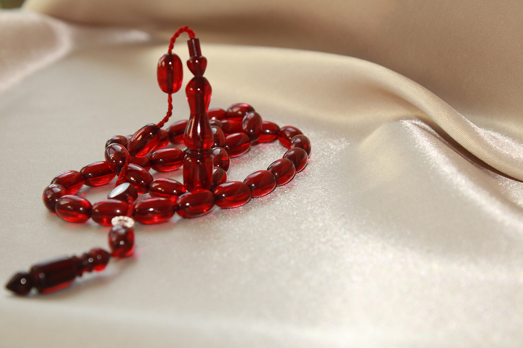 Red Amber Faturan Prayer Bead